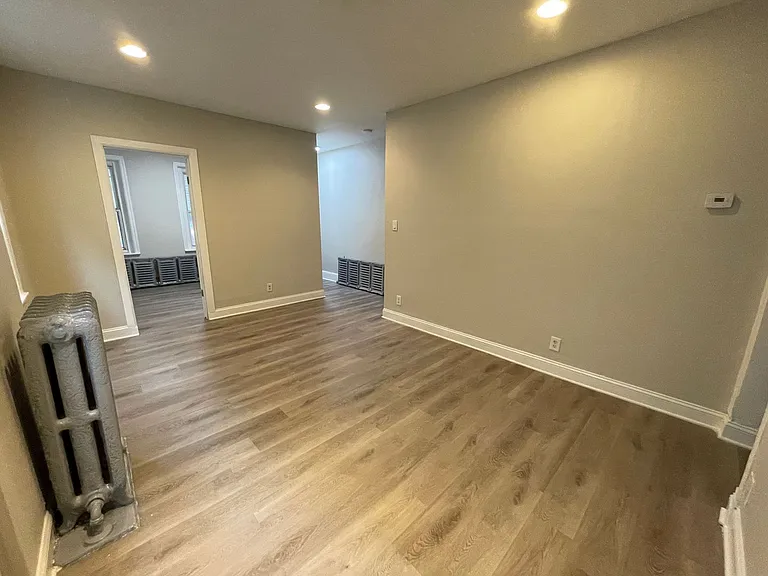 1127 Walnut St — Photo 25