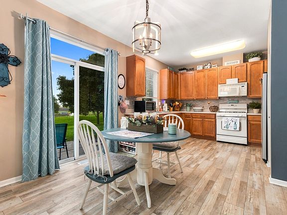 5th image of 8310 Pembridge Ct