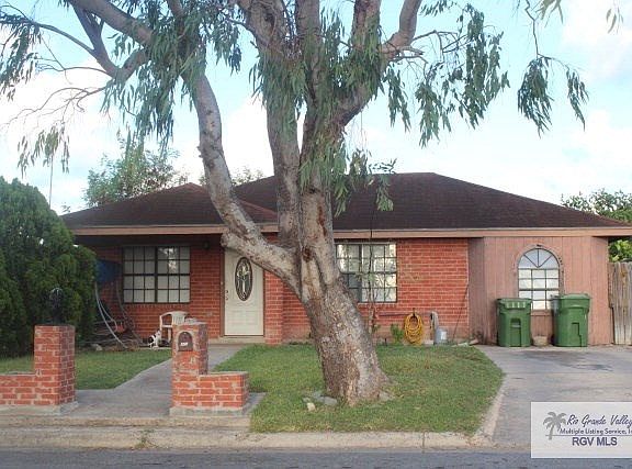 2nd image of 440 Red Rose St
