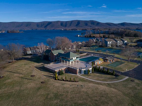 5th image of 20 Sailors Cove Dr Unit 912