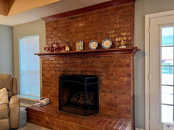 5th image of 3805 E Castleridge Dr