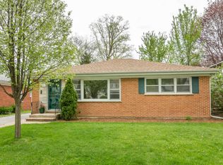 621 S Dryden Pl, Arlington Heights, IL