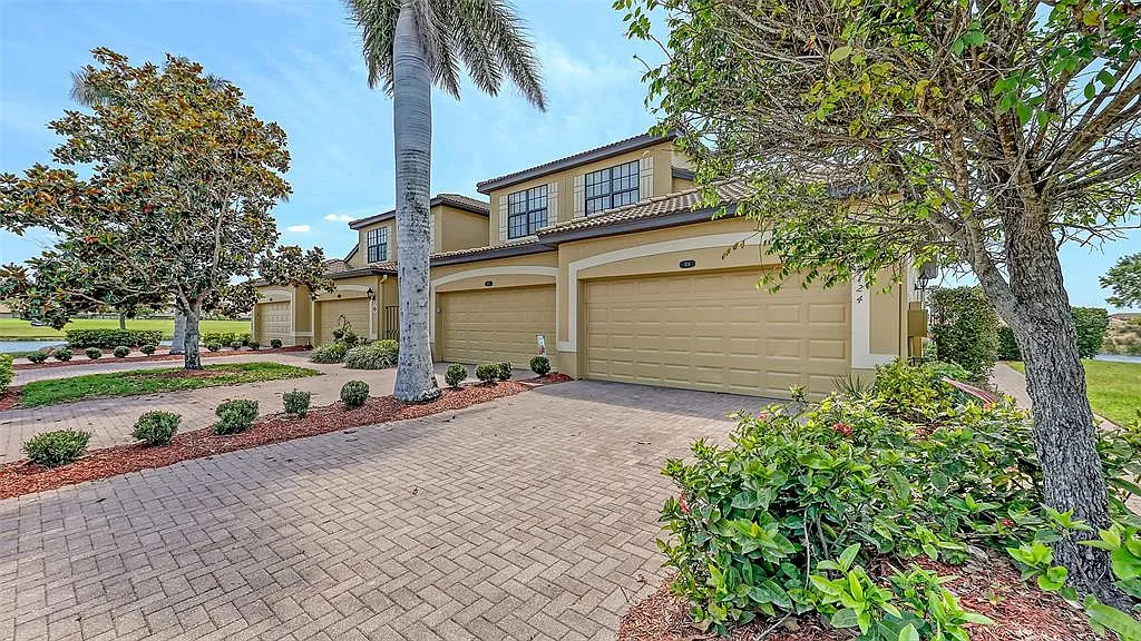 3 bed, 2.0 bath, 1786 sqft, $2,500 — Photo 2