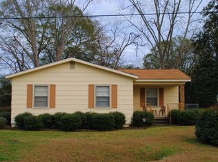 211 Grace Ave, Fitzgerald, GA 31750