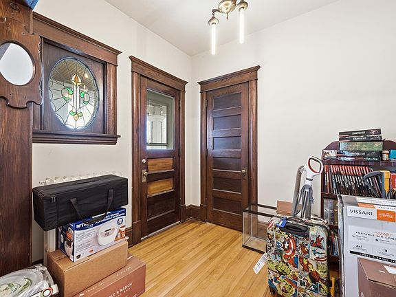 5th image of 3625 Park Ave