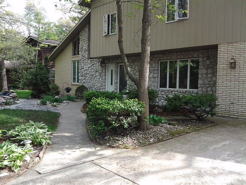 1st image of 3054 Lupine Dr