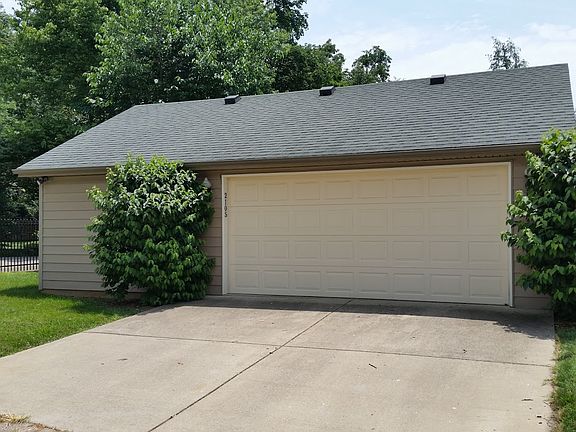 3 car garage