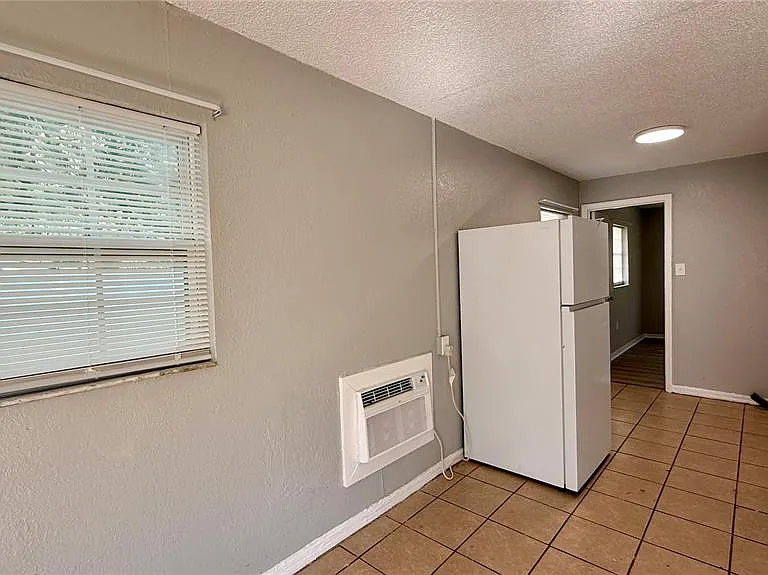 205 Mill St — Photo 3