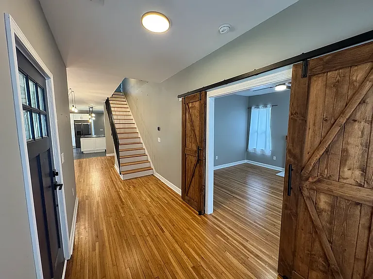 301 S Martin St — Photo 3