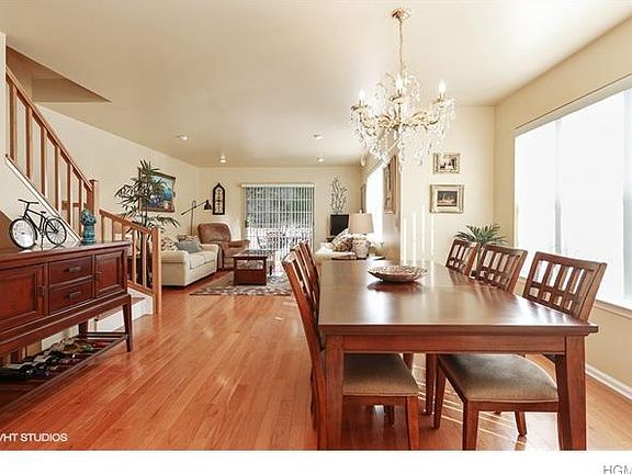 4th image of 30 Sidehill Ln