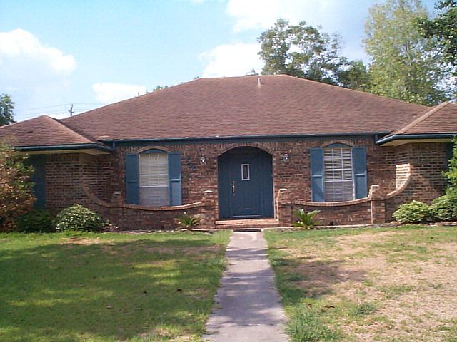 1st image of 130 Flag Dr W