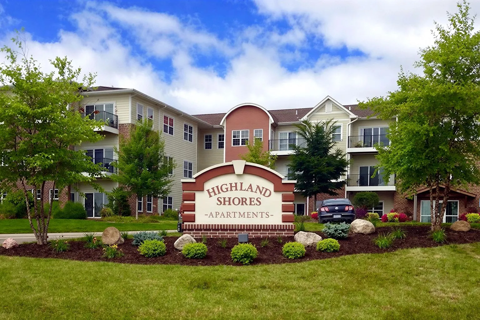 Highland Shores Apartments — Photo 3