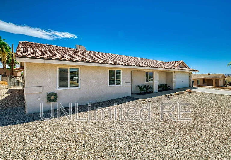 2250 Atlantic Dr — Photo 3
