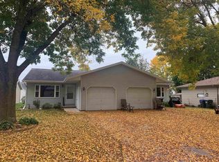 1701 Oriole St, New London, WI 54961