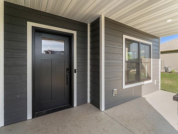 5th image of 409 Sunflower Ct
