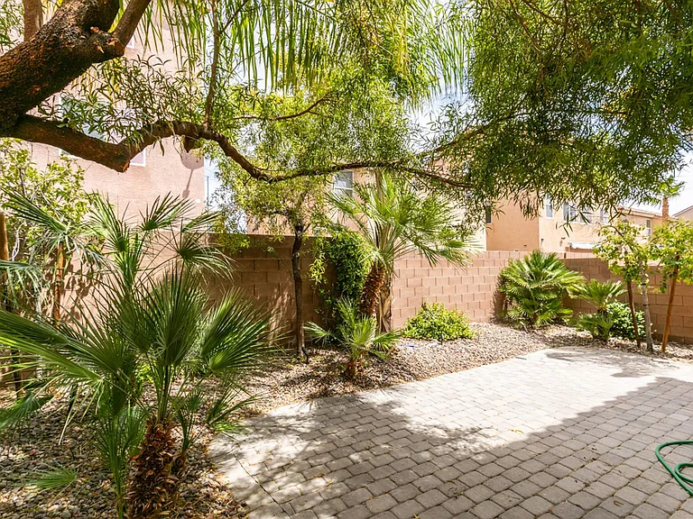 4586 W Camero Ave — Photo 38