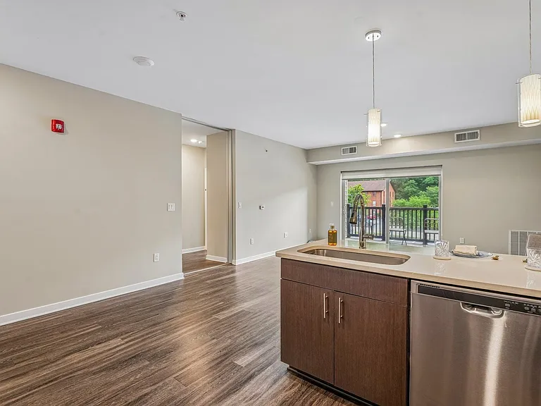 Cosmopolitan Apartments — Photo 28