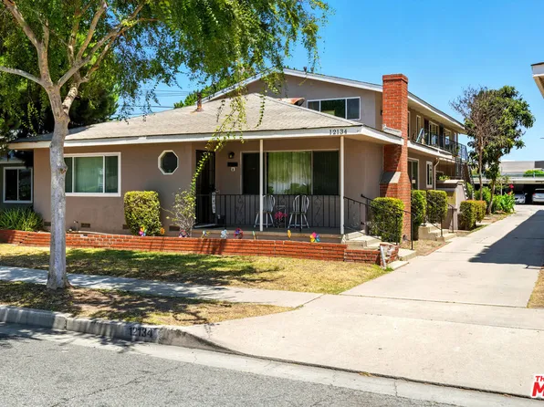 12134 Grevillea Ave, Hawthorne, CA 90250