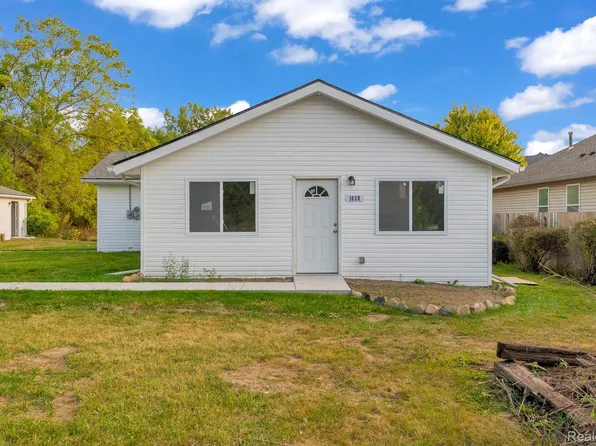 1038 Vinewood St, Auburn Hills, MI 48326