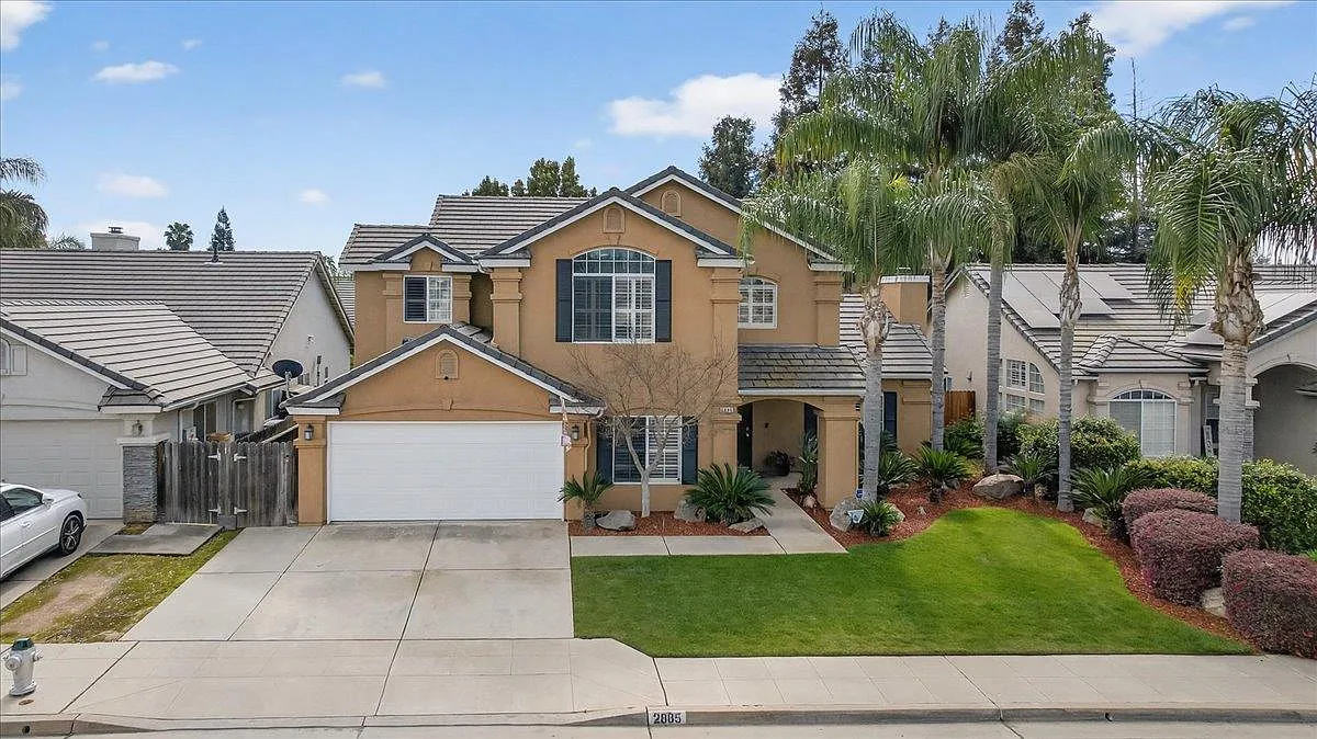 2885 E Ryan Ln photo 1
