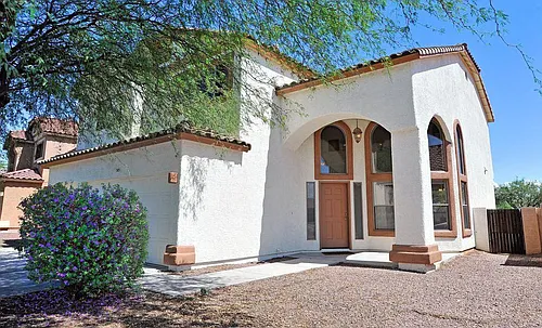 305 E Camino Del Abeto Photo 1