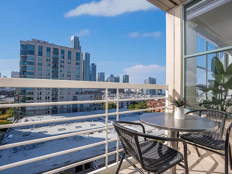 South Beach Marina Apartments — Photo 61