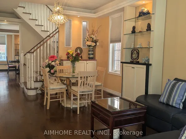 34 Stoots St, Markham, ON L6E 0N5
