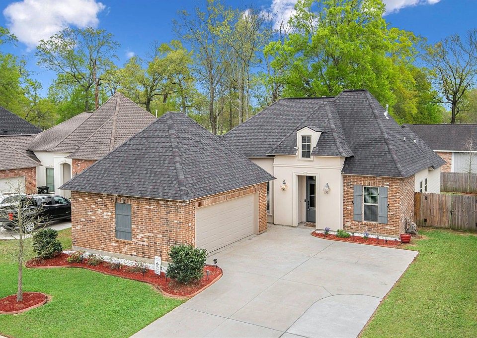 1st image of 43223 Pond View Dr