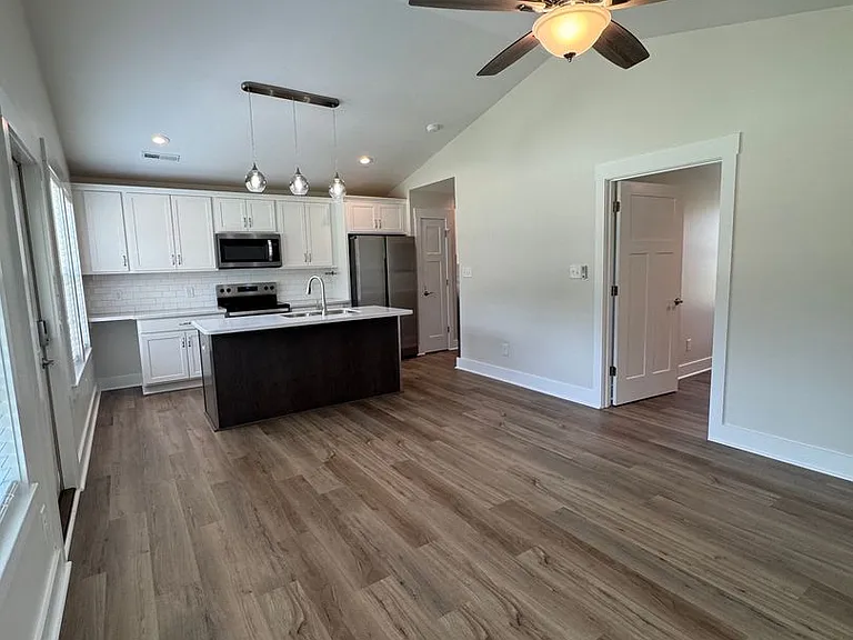 503 Pecan Tree Ln — Photo 4