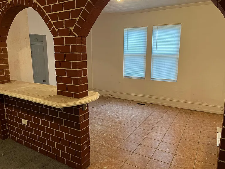 Large Kitchen with Bar