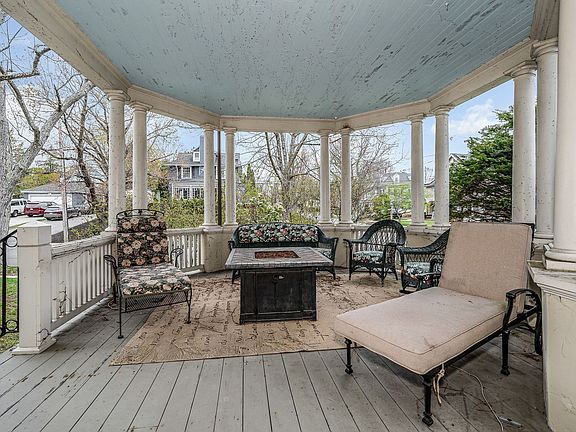 3rd image of 16 Quincy St