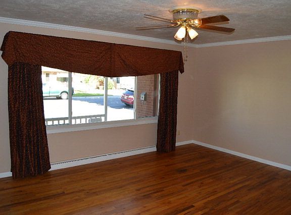4th image of 1040 Koster Ave