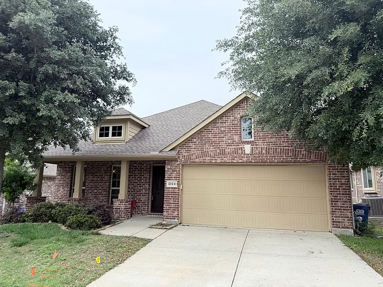 1114 Haskell Dr — Photo 1