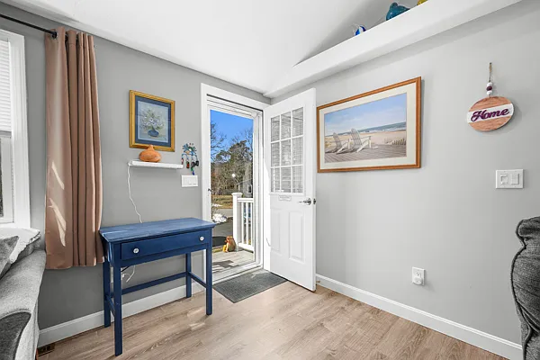 16 Hazelwood Rd — Photo 3
