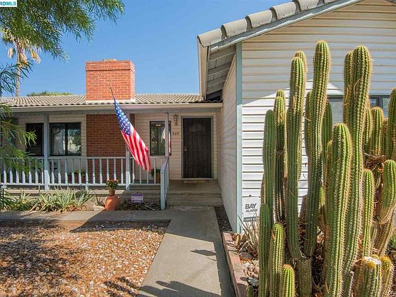 Spacious home ideal for a large family & extended family living. A total of 5 bedrooms & 2.5 baths.