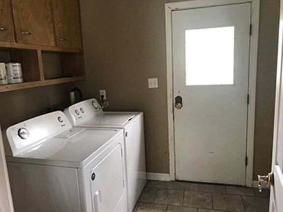 4th image of 209 W Lakeview Dr