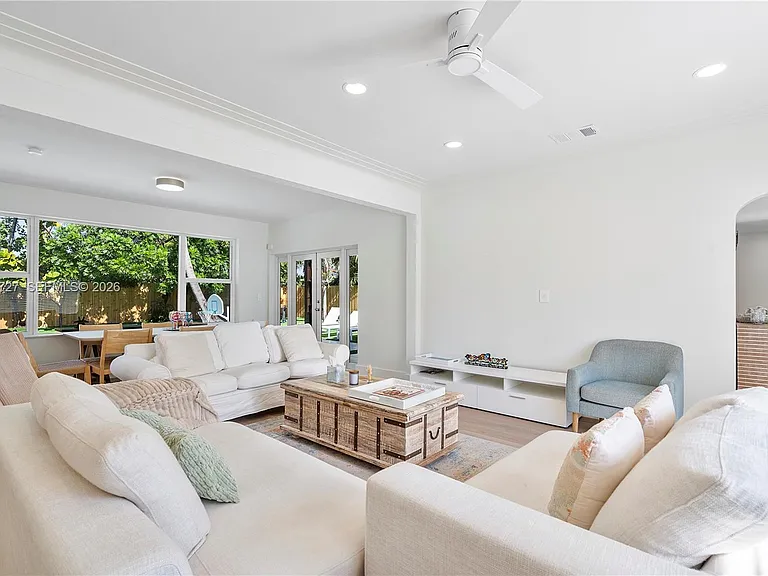 10801 Peachtree Dr — Photo 6