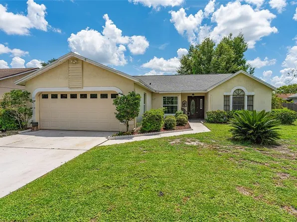 325 Sir Lawrence Dr, Sanford, FL 32773