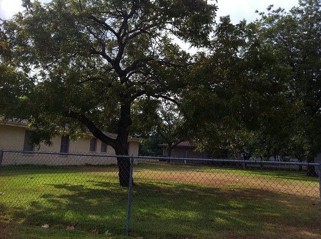 2nd image of 1415 Marigold Dr