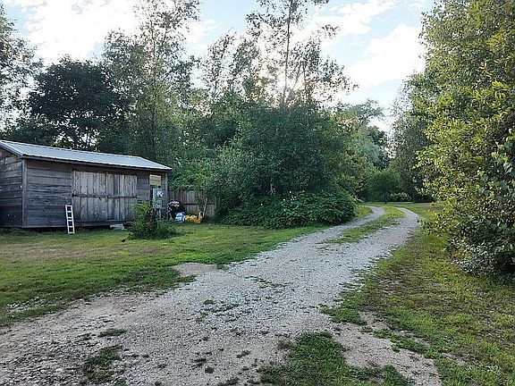 4th image of 10 Roland Dr