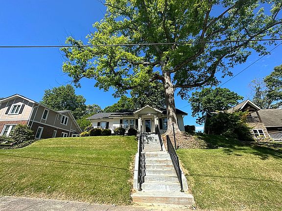 2nd image of 615 N Center St