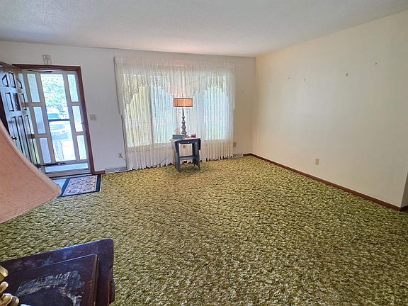 2nd image of 863 Samara St
