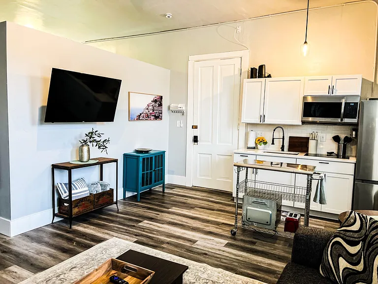 427 E Mill St #1 — Photo 10