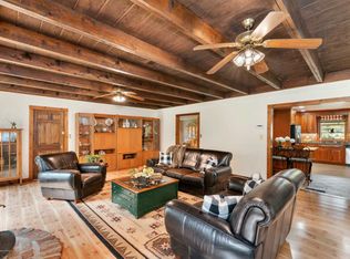 24 Maxwell Ln, Manalapan, NJ 07726