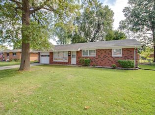 757 Purvis Dr, Wood River, IL 62095