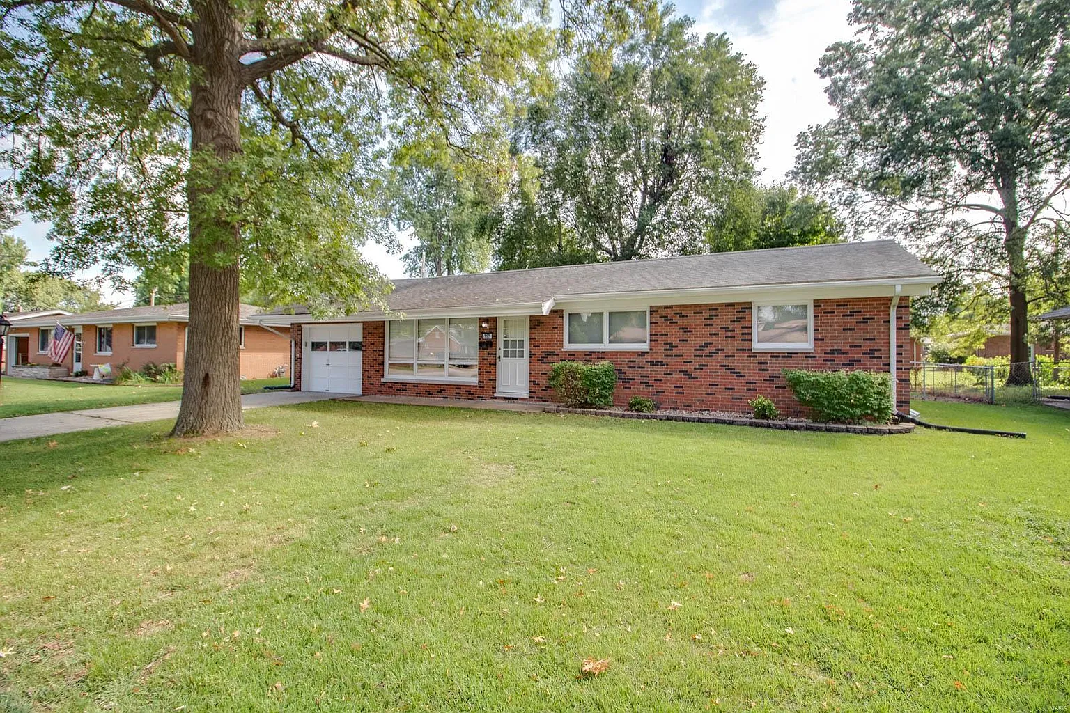 757 Purvis Dr photo 1