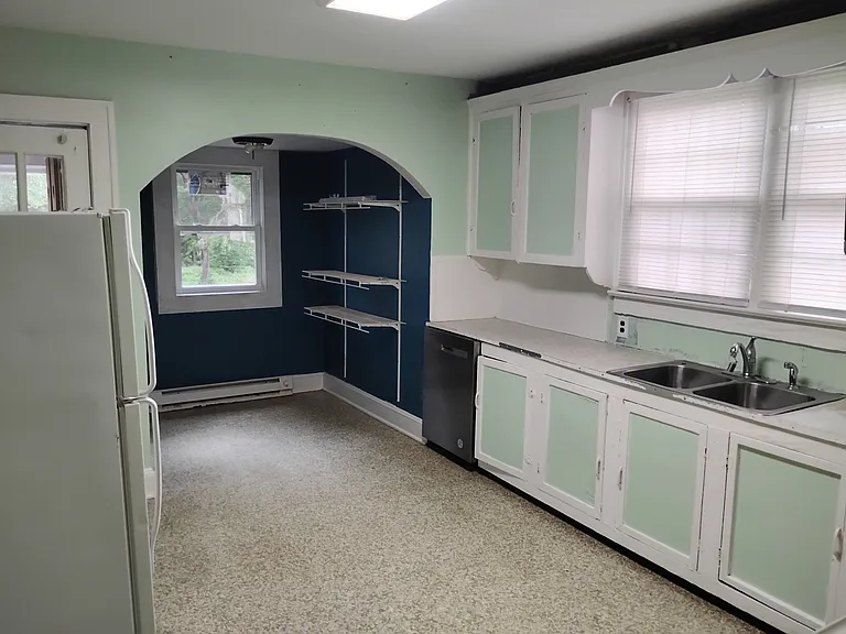 Sprague Ct — Photo 6