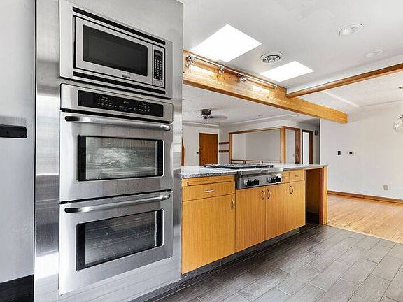 3rd image of 2948 SE Sherrett St