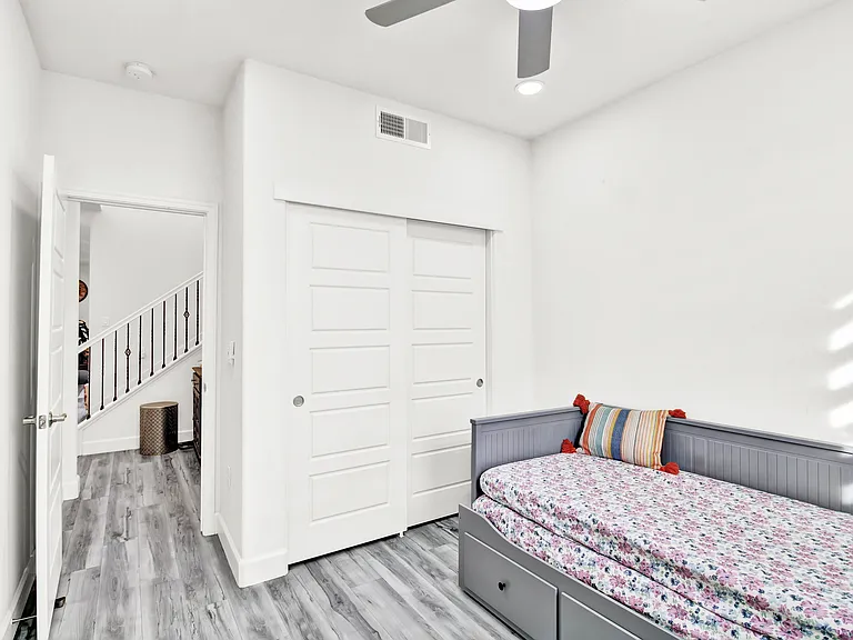 3843 Stanwick Ave — Photo 34