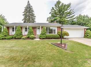 7135 Cronin Dr, Dearborn Heights, MI 48127